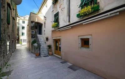 Tlocrt objekta Apartments and rooms by the sea Sibenik - 23721