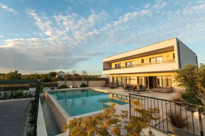 Tlocrt objekta Villa Freedom with tennis court, infinity pool and sauna