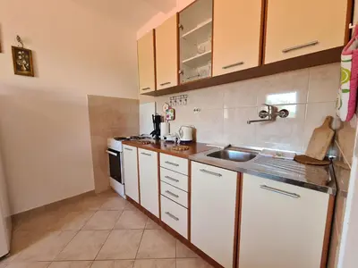 Kuhinja ili čajna kuhinja u objektu Apartmani Uvodić