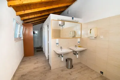 Kupaonica u objektu Mobile home Banovi dvori III