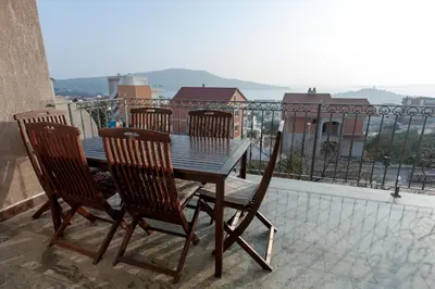 Pogled na planine ili pogled na planine iz apartmana
