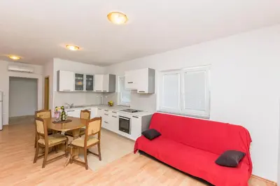 Kuhinja ili čajna kuhinja u objektu Apartments Rosanda