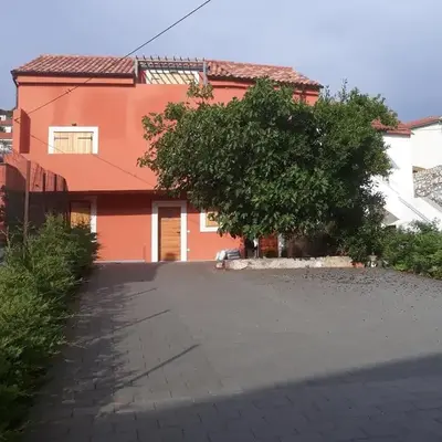 Apartments with parking space Sibenik - 23756