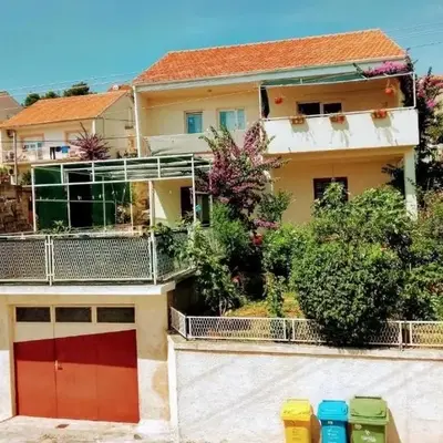 Apartments with parking spaces Sibenik - 23772