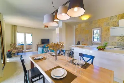 TV i/ili zabavni centar u objektu Luxury Villa East