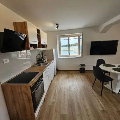 Apartman Logorun stone house 10 m from the sea
