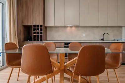 Kuhinja ili čajna kuhinja u objektu Apartman Fjaka-spacious two bedroom apartment with parking