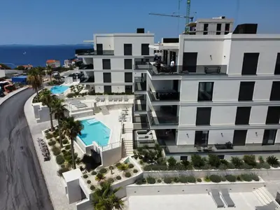 Bazen u objektu Pearl Penthouse ili u blizini