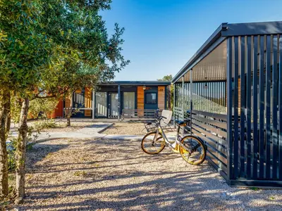 Vožnja biciklom pokraj objekta Holiday Home Delux Eco by Interhome ili u blizini