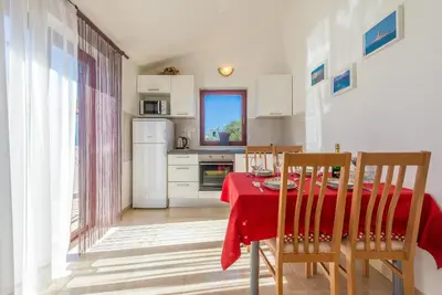 Kuhinja ili čajna kuhinja u objektu Apartments Pleadin