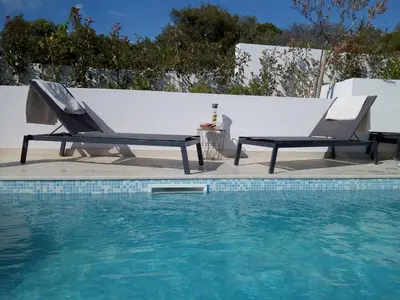 Bazen u objektu Villa Hrvatska ili u blizini