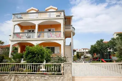 Zgrada u kojoj se nalazi apartman