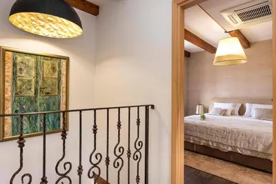 Krevet ili kreveti u jedinici u objektu Luxury Villa Finessa Skradin 1 with heated pool, jacuzzi and sauna