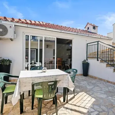 Nice Apartment In Vezac With Wifi