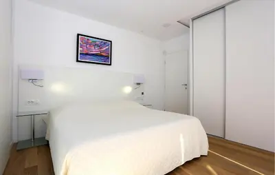 Krevet ili kreveti u jedinici u objektu 2 Bedroom Awesome Apartment In Murter