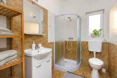 Kupaonica u objektu WhiteHouse Brodarica STUDIO apartments - close to Beach with Restaurant