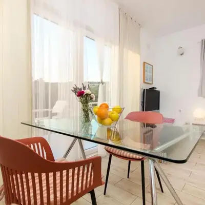 WhiteHouse Brodarica STUDIO apartments - close to Beach with Restaurant