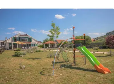 Dječje igralište u objektu Vila P