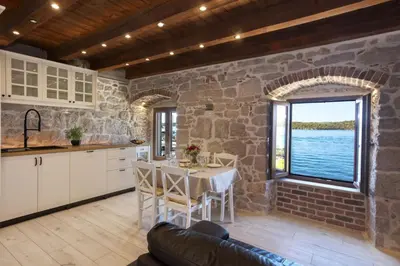 Kuhinja ili čajna kuhinja u objektu Apartman Sun 1