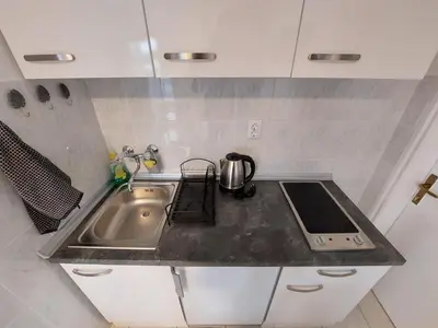 Kuhinja ili čajna kuhinja u objektu Studio apartment Mihlin beach Vodice A2