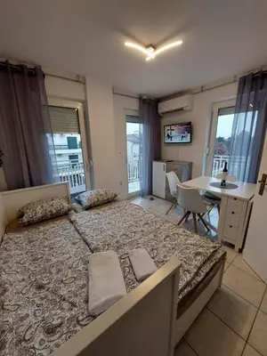 Krevet ili kreveti u jedinici u objektu Studio apartment Mihlin beach Vodice A2