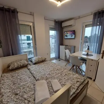 Studio apartment Mihlin beach Vodice A2