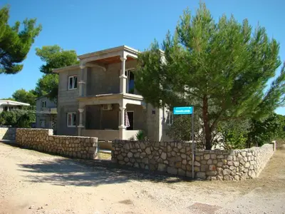 Zgrada u kojoj se nalazi apartman