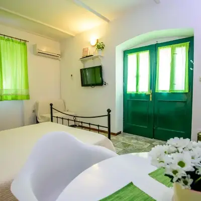 Rustica Apartments