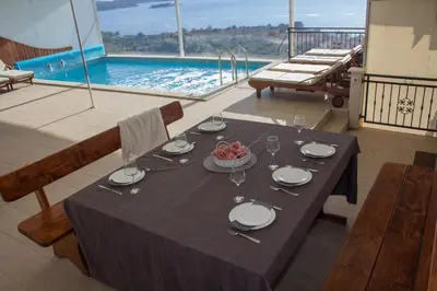 Bazen u objektu Amazing view with swimingpool House Panorama ili u blizini
