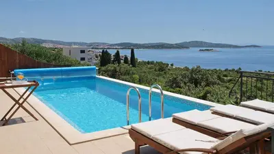 Bazen u objektu Amazing view with swimingpool House Panorama ili u blizini
