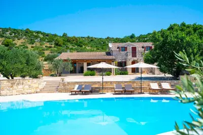 Bazen u objektu Lavanda Mansion ili u blizini