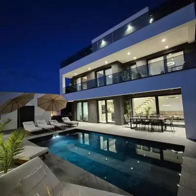 Luxury Villa Vesper- Heated Pool
