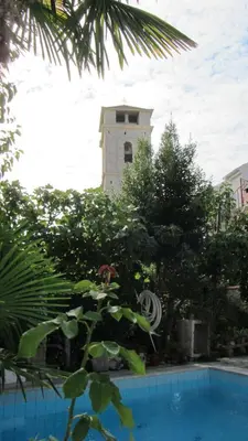Bazen u objektu Bell Tower apartments ili u blizini