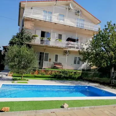 LARAGLORIa