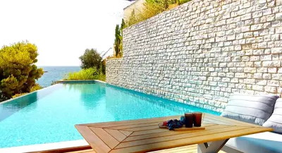 Bazen u objektu Figs and Olives Villas ili u blizini