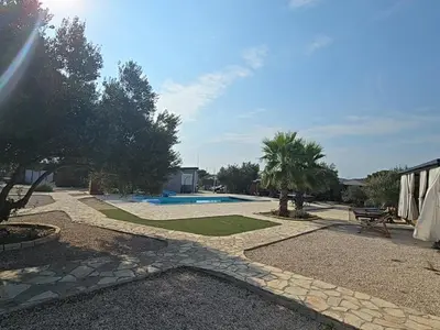 Bazen u objektu Adria Mobile Home ili u blizini