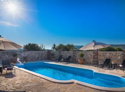 Bazen u objektu Holiday Home Rider ili u blizini