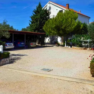 Lovely Apartment In Jezera With Wifi
