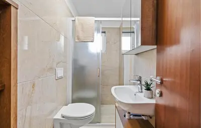 Kupaonica u objektu Lovely Home In Vodice With Wifi