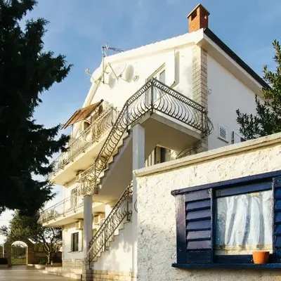 Lovely Apartment In Jezera With Wifi