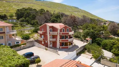 Pogled na planine ili pogled na planine iz apartmana