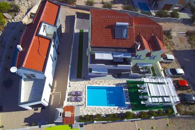 Bazen u objektu Holiday home Villa Anny ili u blizini