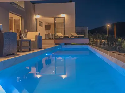 Bazen u objektu Villa Šimun Zaton ili u blizini