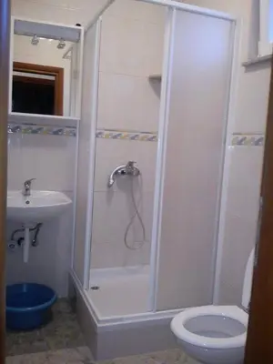 Kupaonica u objektu Apartmani VD