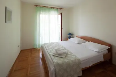 Krevet ili kreveti u jedinici u objektu Apartments by the sea Bilo - Primosten - 4191