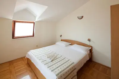 Krevet ili kreveti u jedinici u objektu Apartments by the sea Bilo - Primosten - 4191