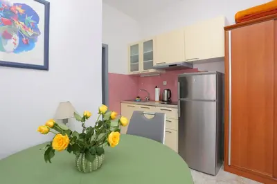 Kuhinja ili čajna kuhinja u objektu Apartments by the sea Razanj, Rogoznica - 4322