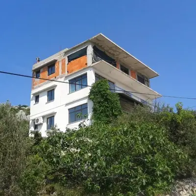 Apartments with parking space Bilo