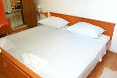 Krevet ili kreveti u jedinici u objektu Apartments by the sea Jezera, Murter - 5063