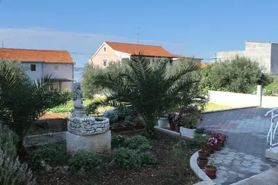 Vrt u objektu Apartments by the sea Brodarica, Sibenik - 5736